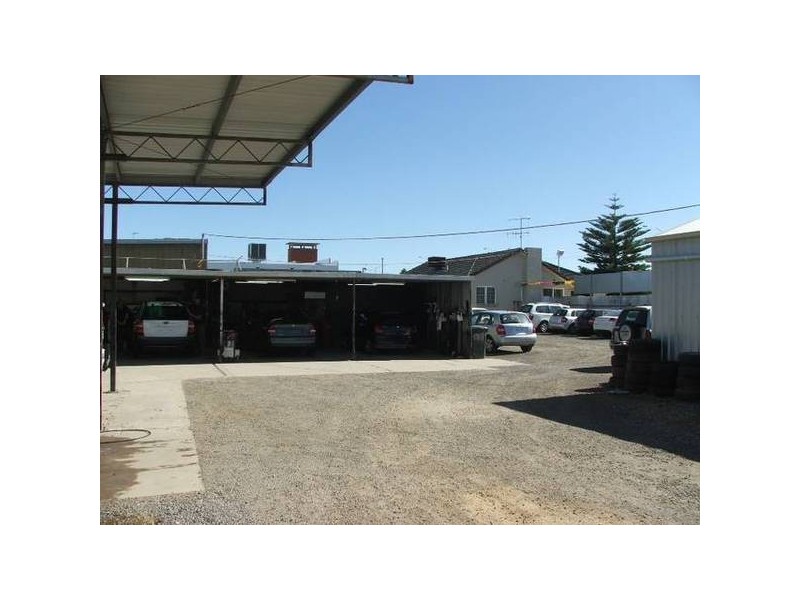 227 – 231 High Street, Kangaroo Flat VIC 3555