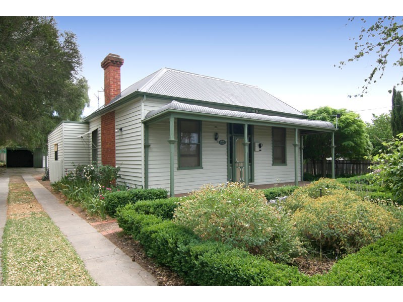 14 Mackenzie Street West, Golden Square VIC 3555