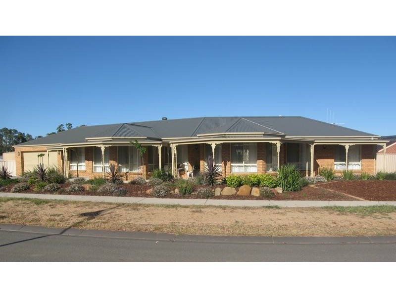 24 Alexander Close, Strathfieldsaye VIC 3551