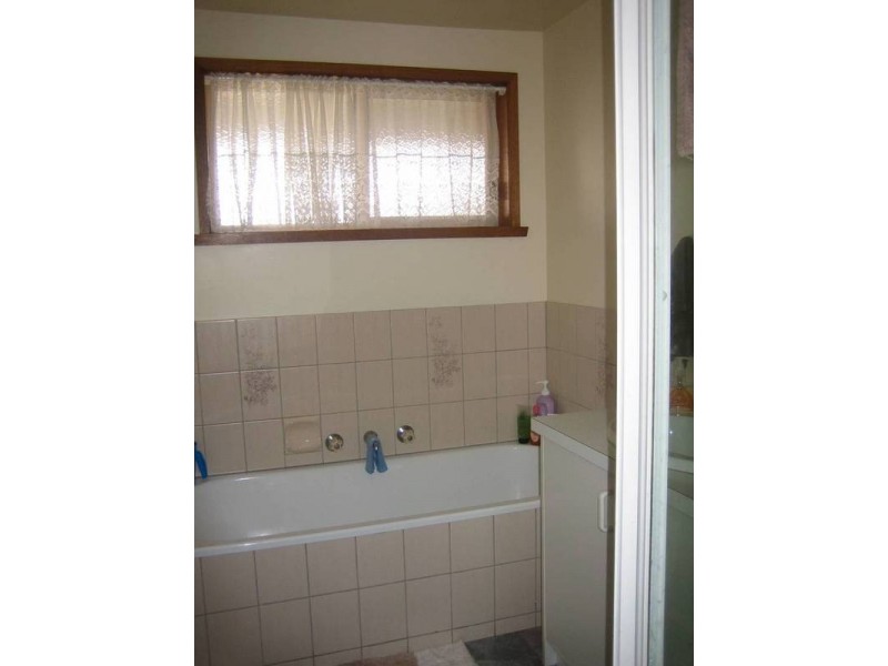 22 Lukin Crescent, Kangaroo Flat VIC 3555