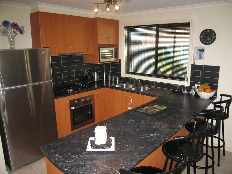 52 Carolyn Way, Maiden Gully VIC 3551