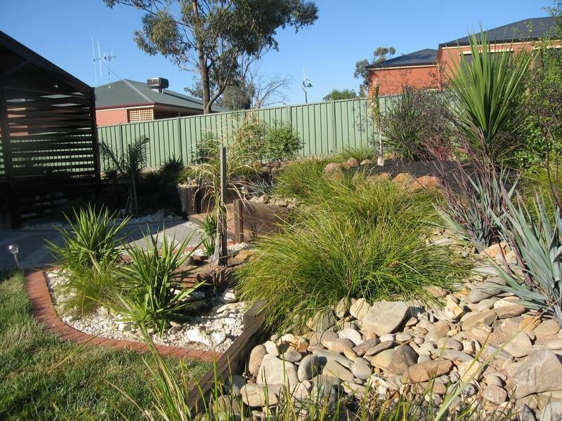 52 Carolyn Way, Maiden Gully VIC 3551