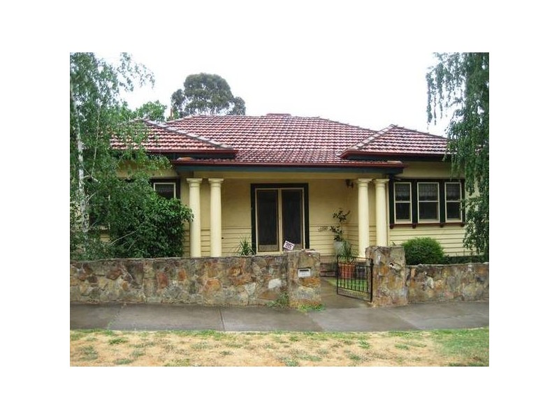 28 Rodney Street, Quarry Hill VIC 3550