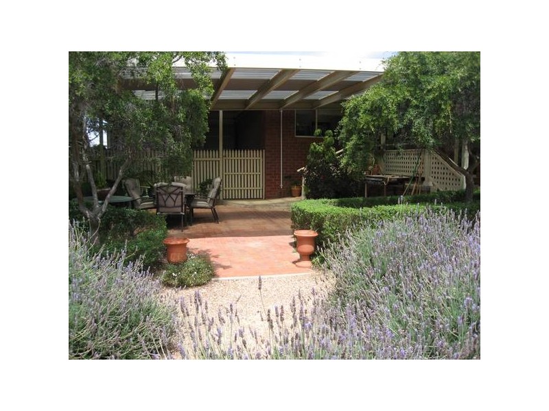 17 Hines Court, Kangaroo Flat VIC 3555