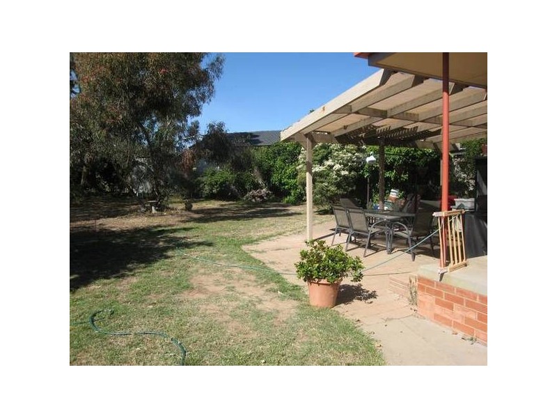 16 Lowndes Street, Kennington VIC 3550