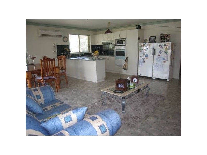 6 Julie Court, Kangaroo Flat VIC 3555