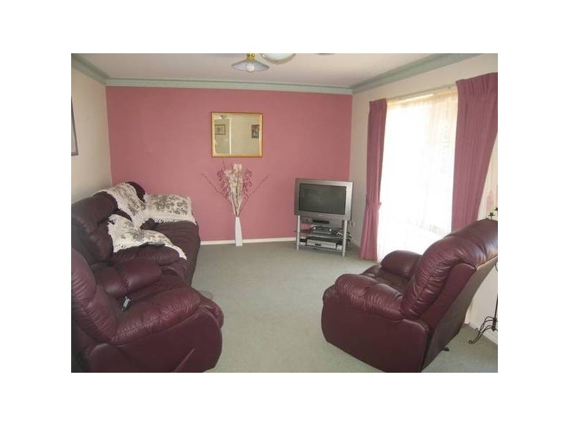 6 Julie Court, Kangaroo Flat VIC 3555