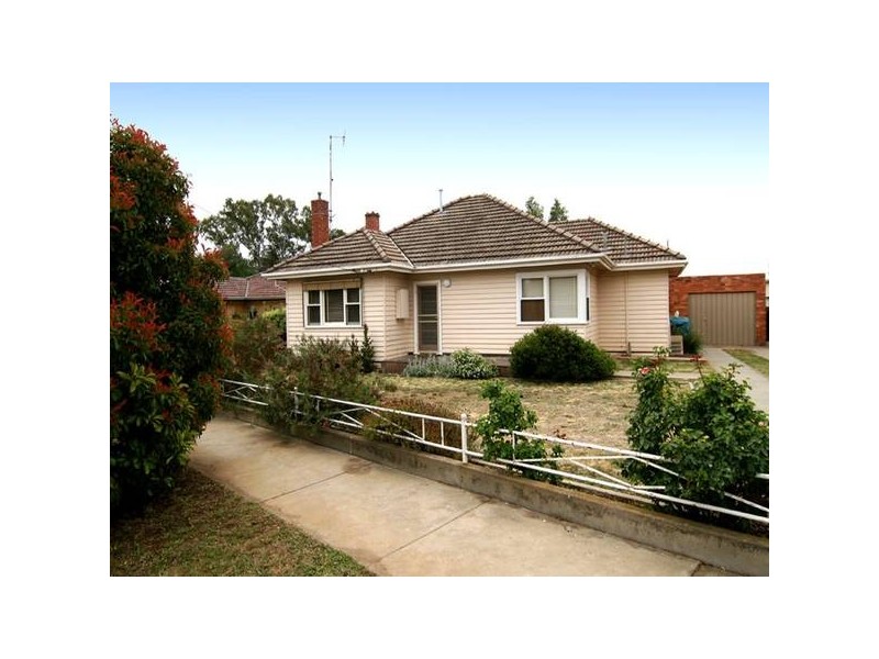 14 May Street, Kangaroo Flat VIC 3555