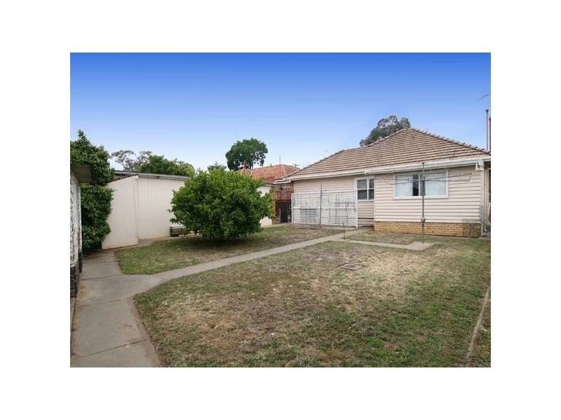 14 May Street, Kangaroo Flat VIC 3555