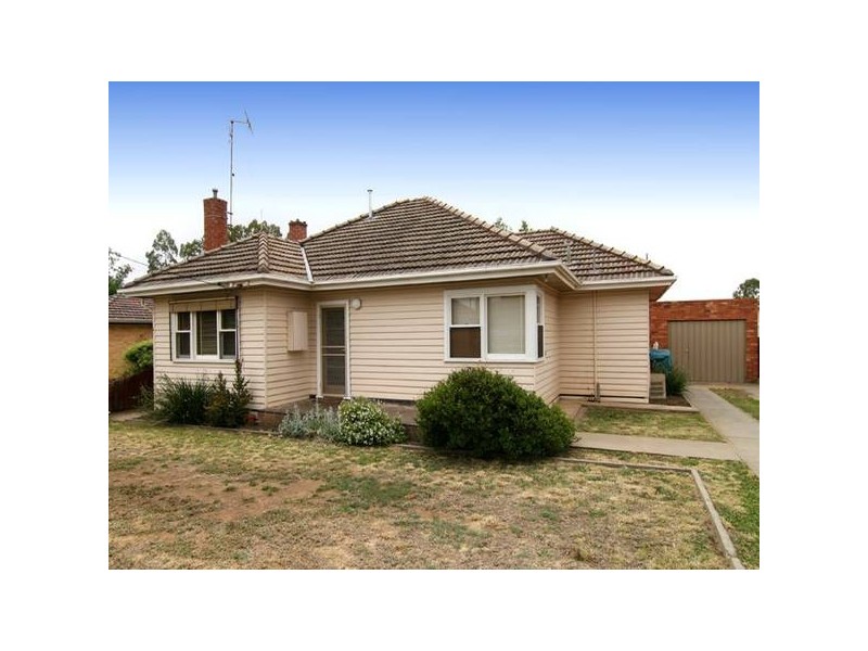 14 May Street, Kangaroo Flat VIC 3555