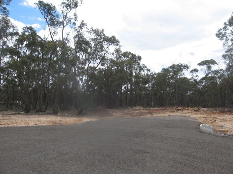 Cockatoo Drive, Junortoun VIC 3551