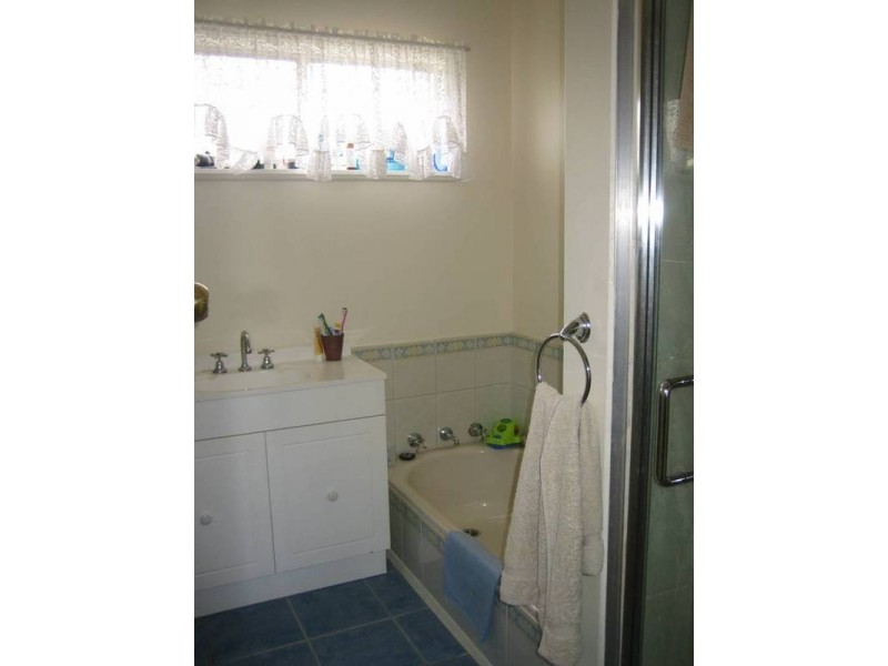 122 Maple Street, Golden Square VIC 3555