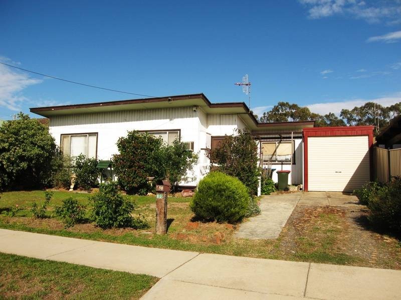 238 MacKenzie Street West, Kangaroo Flat VIC 3555