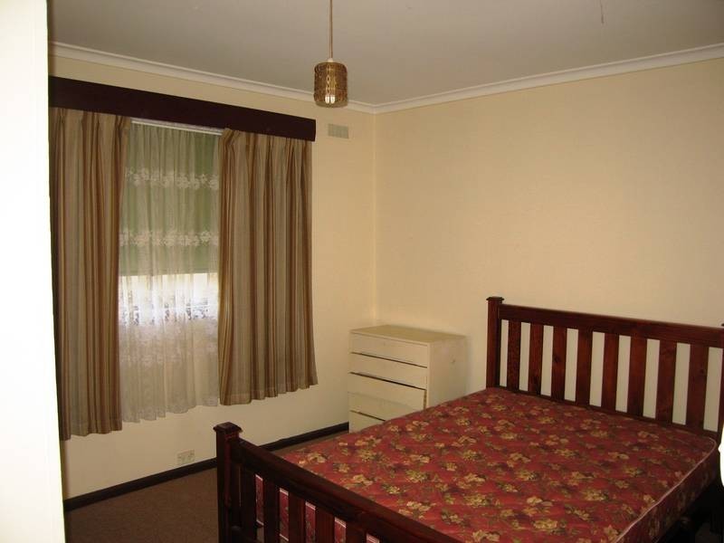 238 MacKenzie Street West, Kangaroo Flat VIC 3555