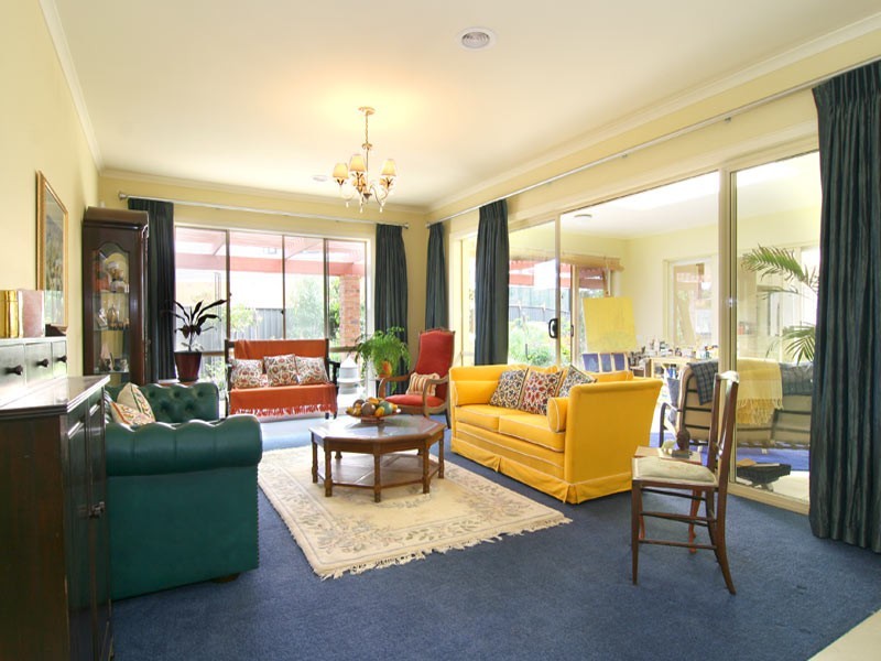 12 Elwood Drive, Strathdale VIC 3550