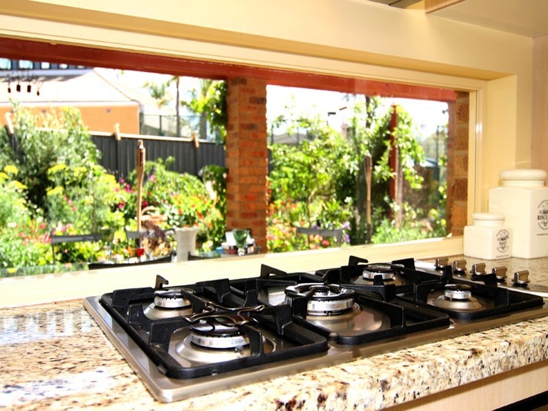 12 Elwood Drive, Strathdale VIC 3550