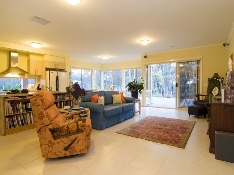 12 Elwood Drive, Strathdale VIC 3550