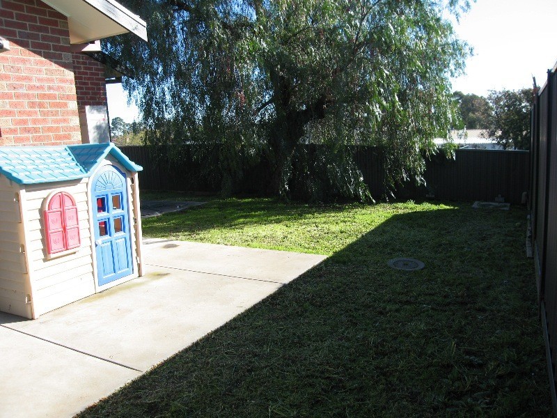 27 Youlden Street, California Gully VIC 3556