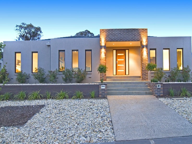 8 Isabella Grove, Strathdale VIC 3550