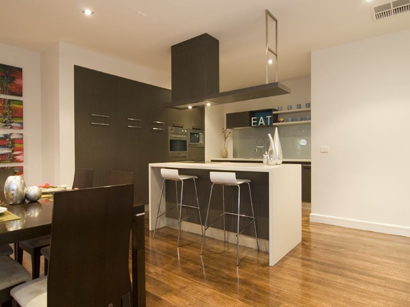 8 Isabella Grove, Strathdale VIC 3550