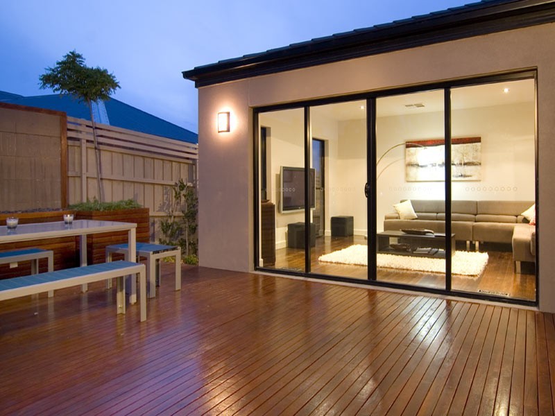 8 Isabella Grove, Strathdale VIC 3550