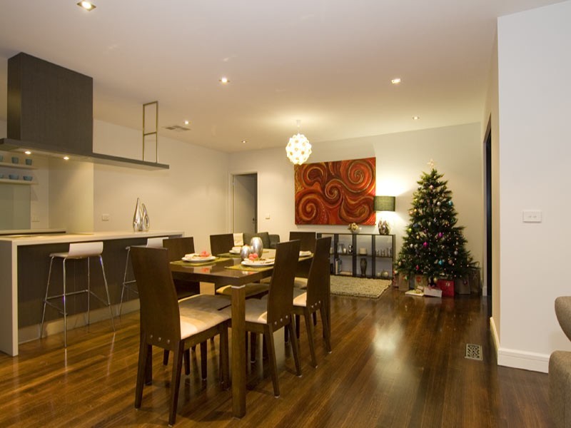 8 Isabella Grove, Strathdale VIC 3550