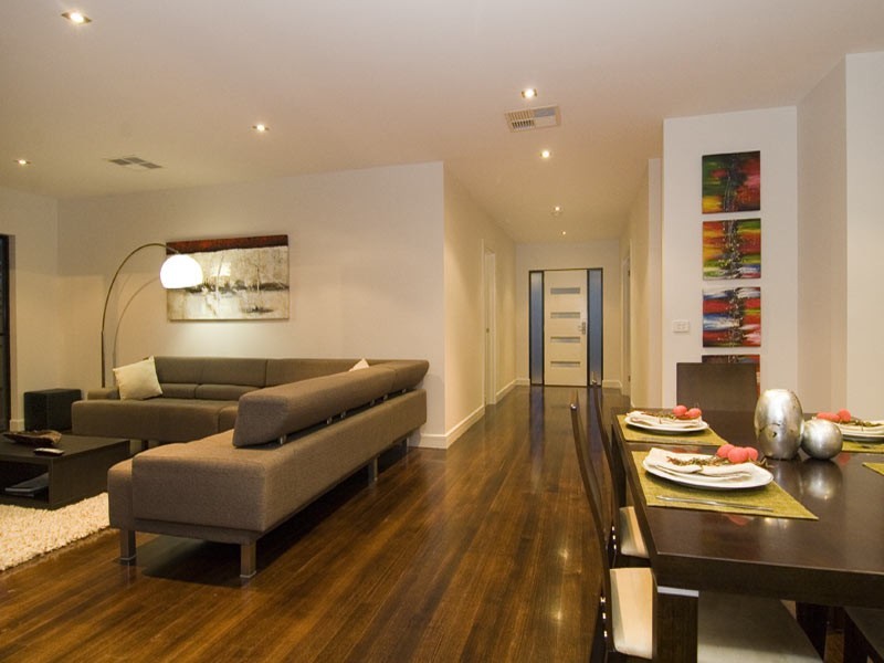 8 Isabella Grove, Strathdale VIC 3550