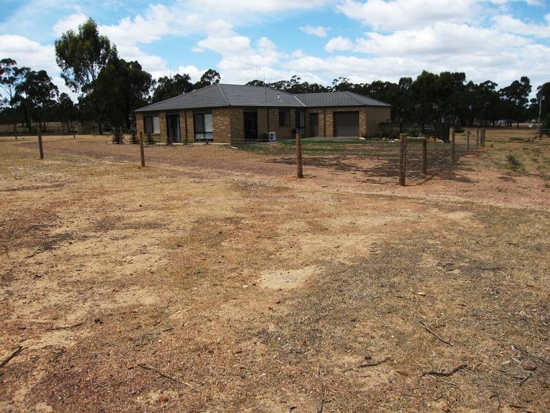 51 Knotts Lane, Junortoun VIC 3551