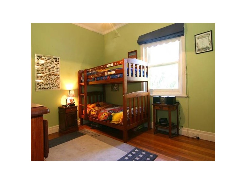 28 Rodney Street, Quarry Hill VIC 3550