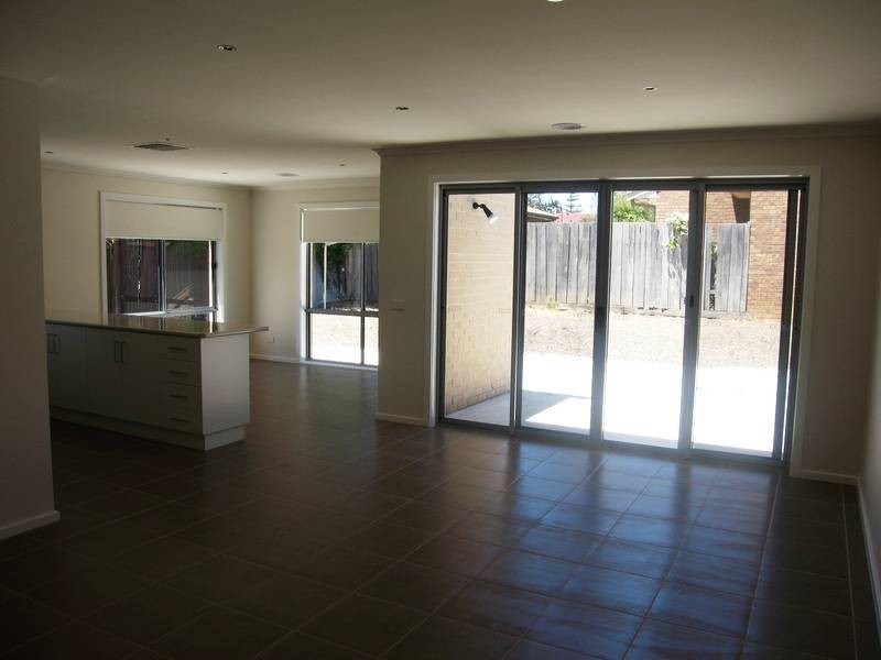 2/166 McIvor Road, Strathdale VIC 3550