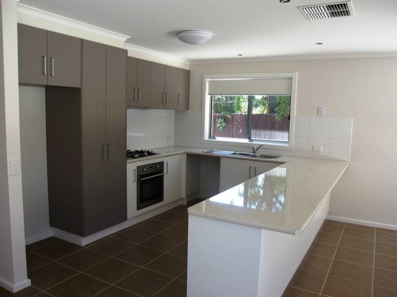 2/166 McIvor Road, Strathdale VIC 3550