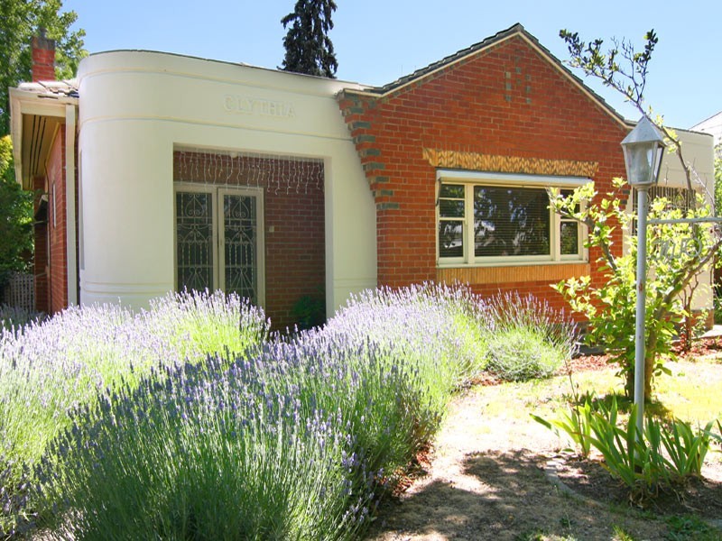 2 Marks Street, Quarry Hill VIC 3550