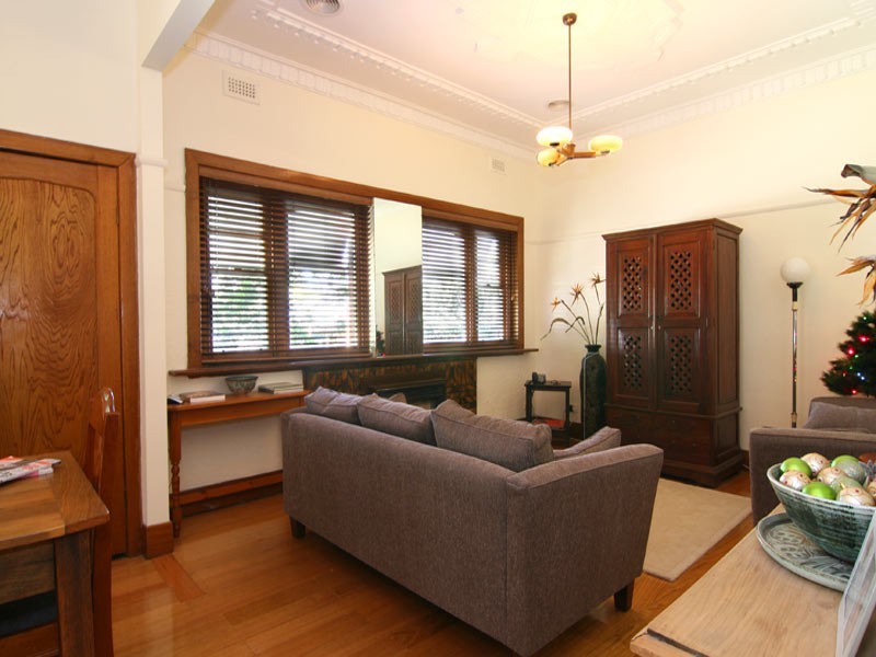 2 Marks Street, Quarry Hill VIC 3550