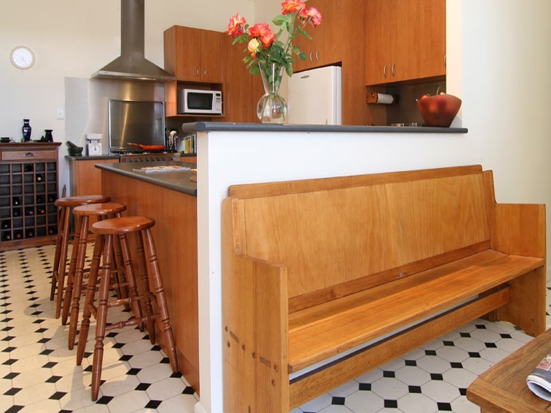 2 Marks Street, Quarry Hill VIC 3550