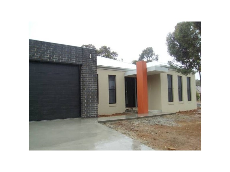 2 Justine Court, Spring Gully VIC 3550