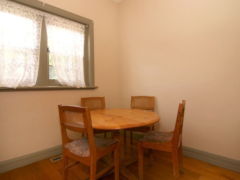 18 Graham Street, Quarry Hill VIC 3550
