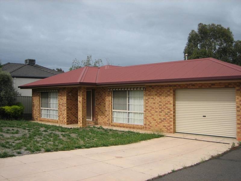 12 Bourke Drive, Strathdale VIC 3550