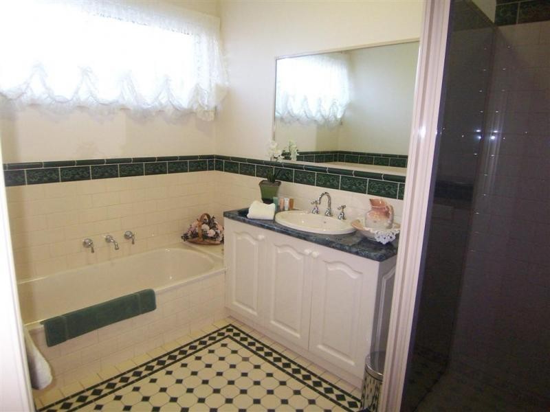 3 Sandstone Rise, Strathdale VIC 3550