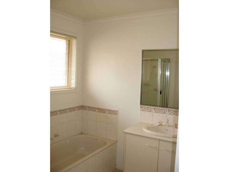 22 Tomkinson Drive, Golden Square VIC 3555