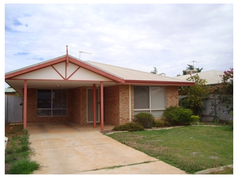 13 Crowley Gardens, Kalgoorlie WA 6430