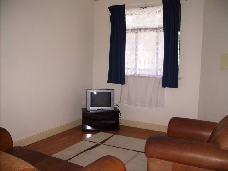 2/2 Burt Street, Boulder WA 6432