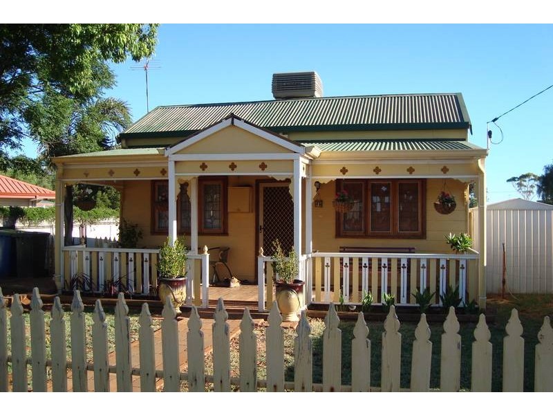 104 Hopkins Street, Boulder WA 6432