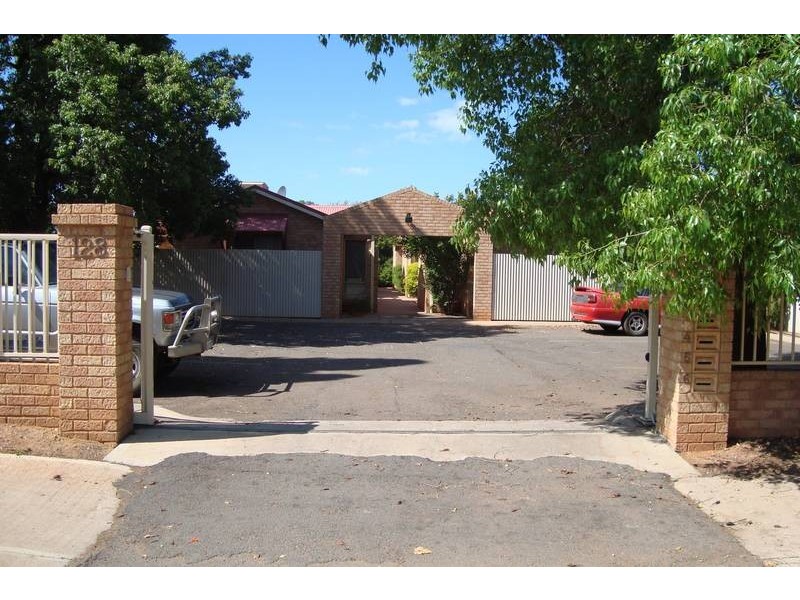 2/128 Burt Street, Boulder WA 6432