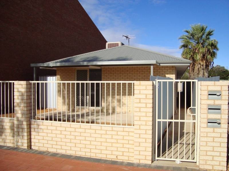 2/393 Hannan Street, Kalgoorlie WA 6430