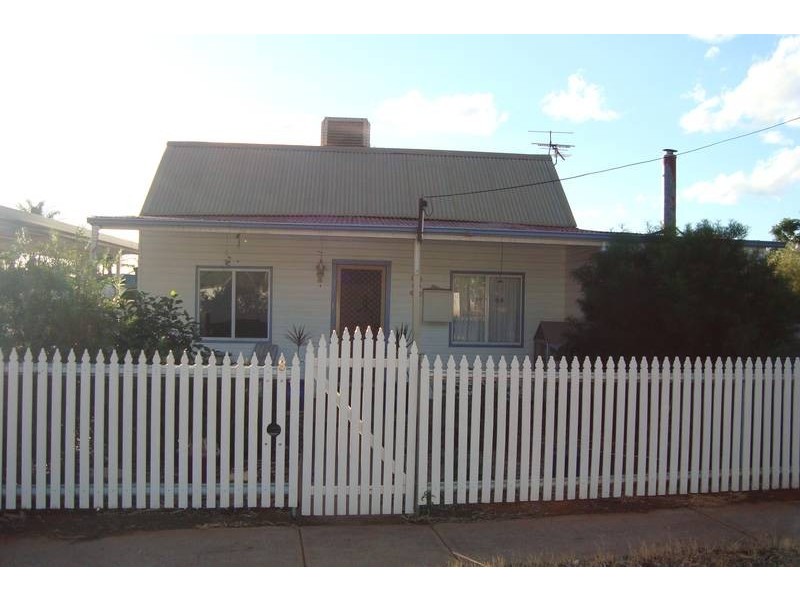 8 Frank Street, Kalgoorlie WA 6430