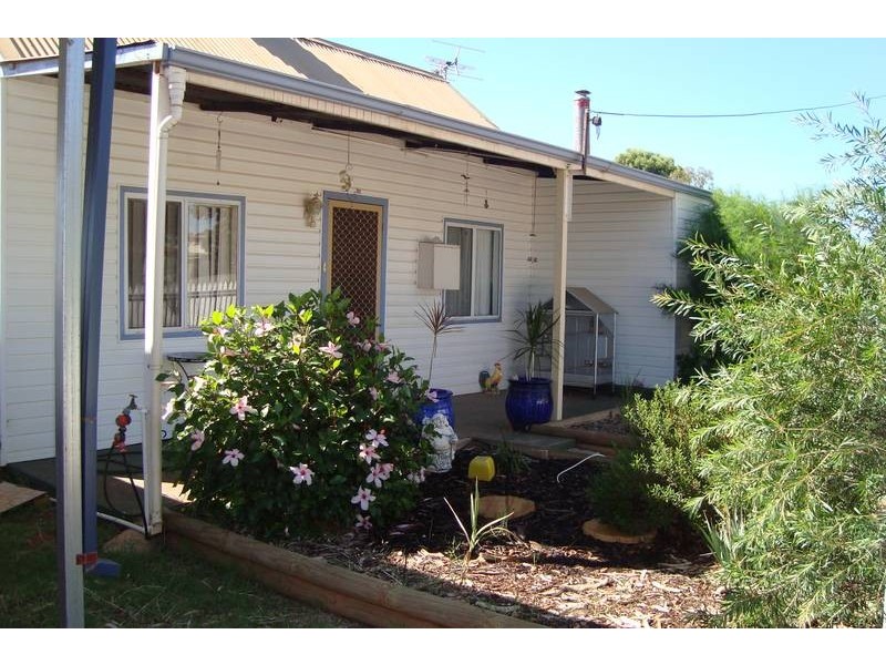 8 Frank Street, South Kalgoorlie WA 6430