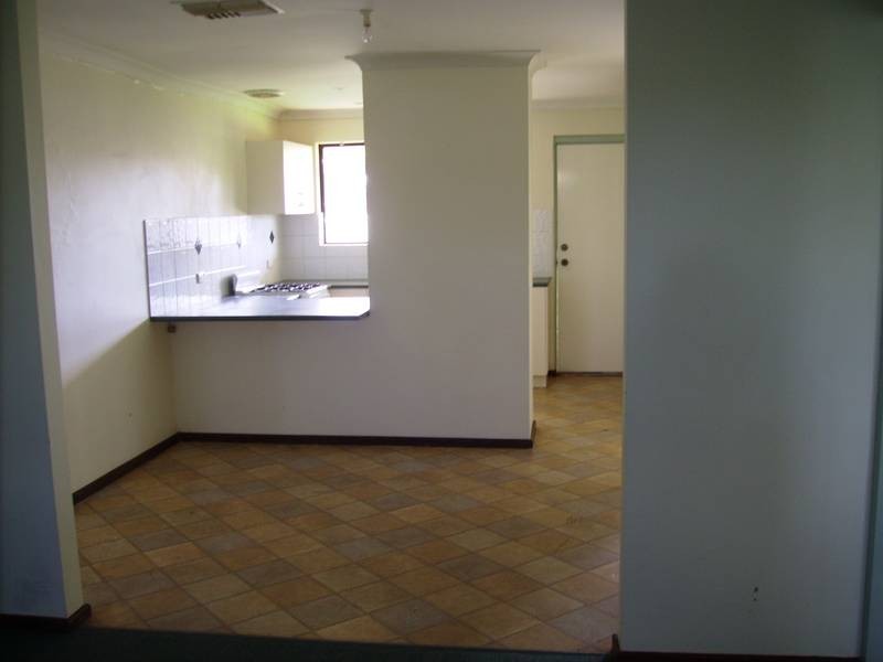 34B Phoenix Place, Boulder WA 6432