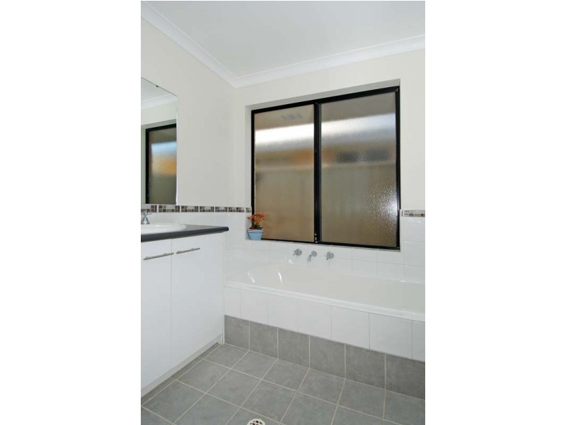 8 Henderson Drive, Kalgoorlie WA 6430