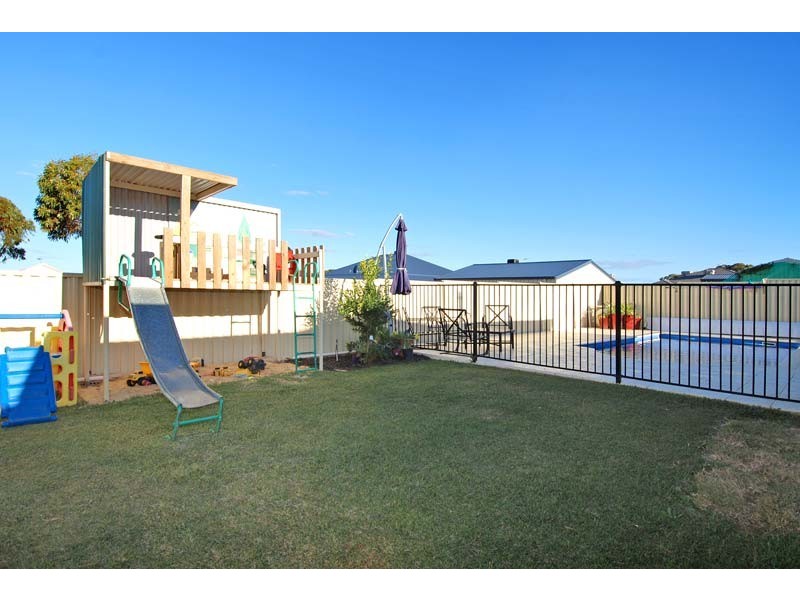 8 Henderson Drive, Kalgoorlie WA 6430