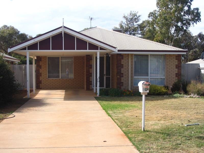 10B Carlyle Court, Boulder WA 6432